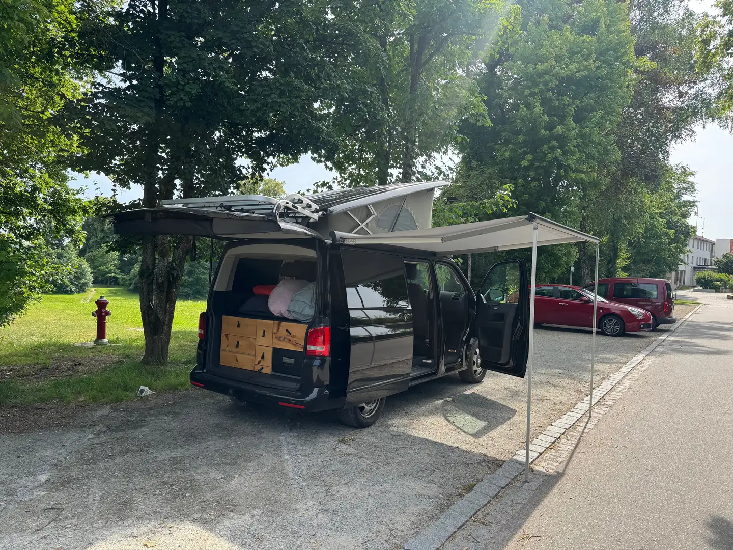 Volkswagen T5 California Negro - 1
