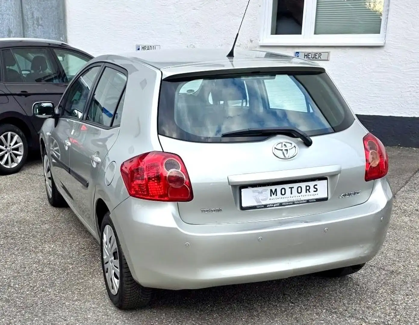 Toyota Auris 1.6l Tüv NEU+Automatik+Orig. KM+1.HAND Zilver - 2