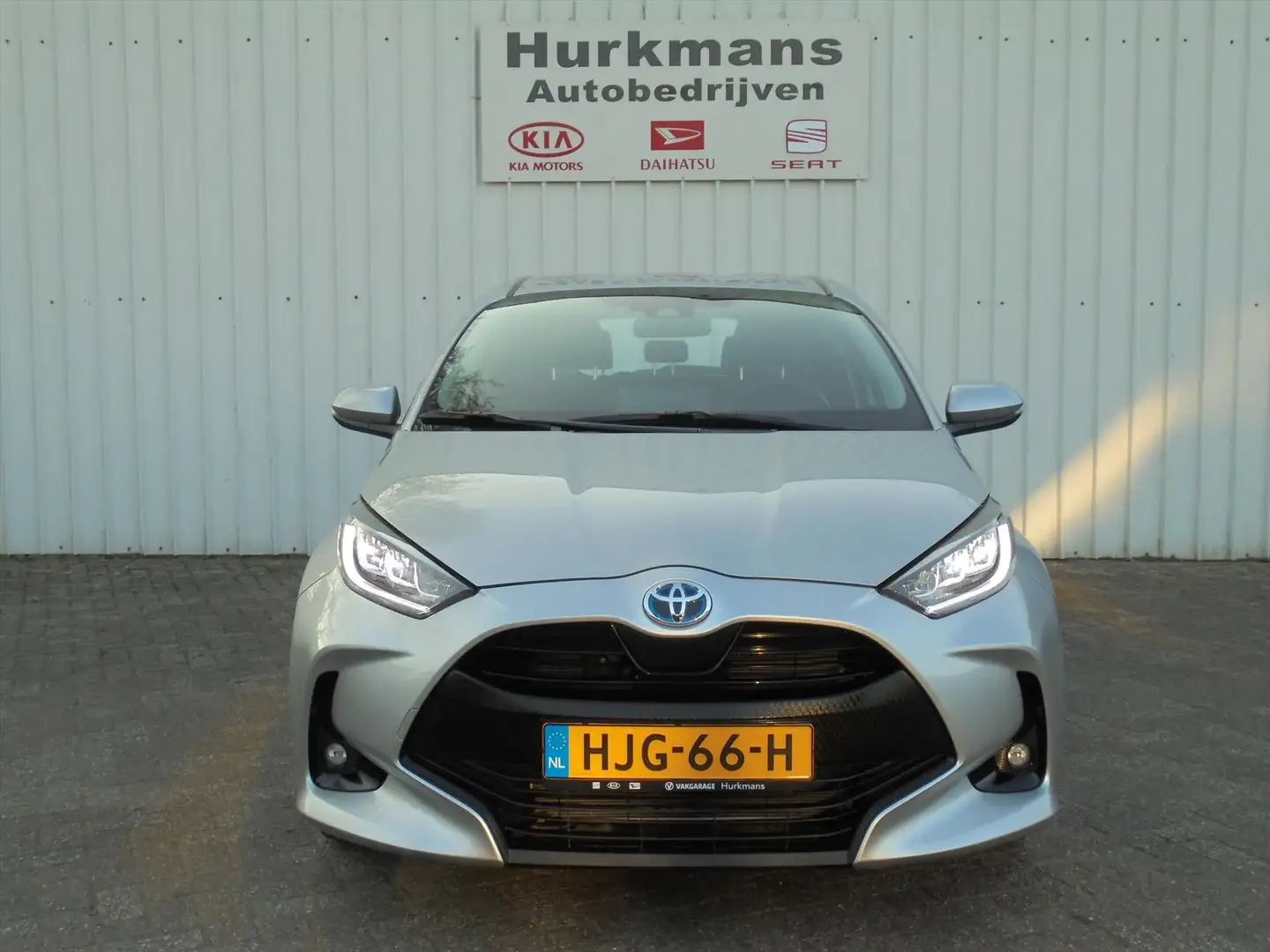 Toyota Yaris 1.5 HYBRIDE AUTOMAAT DYNAMIC CAMERA Gris - 2