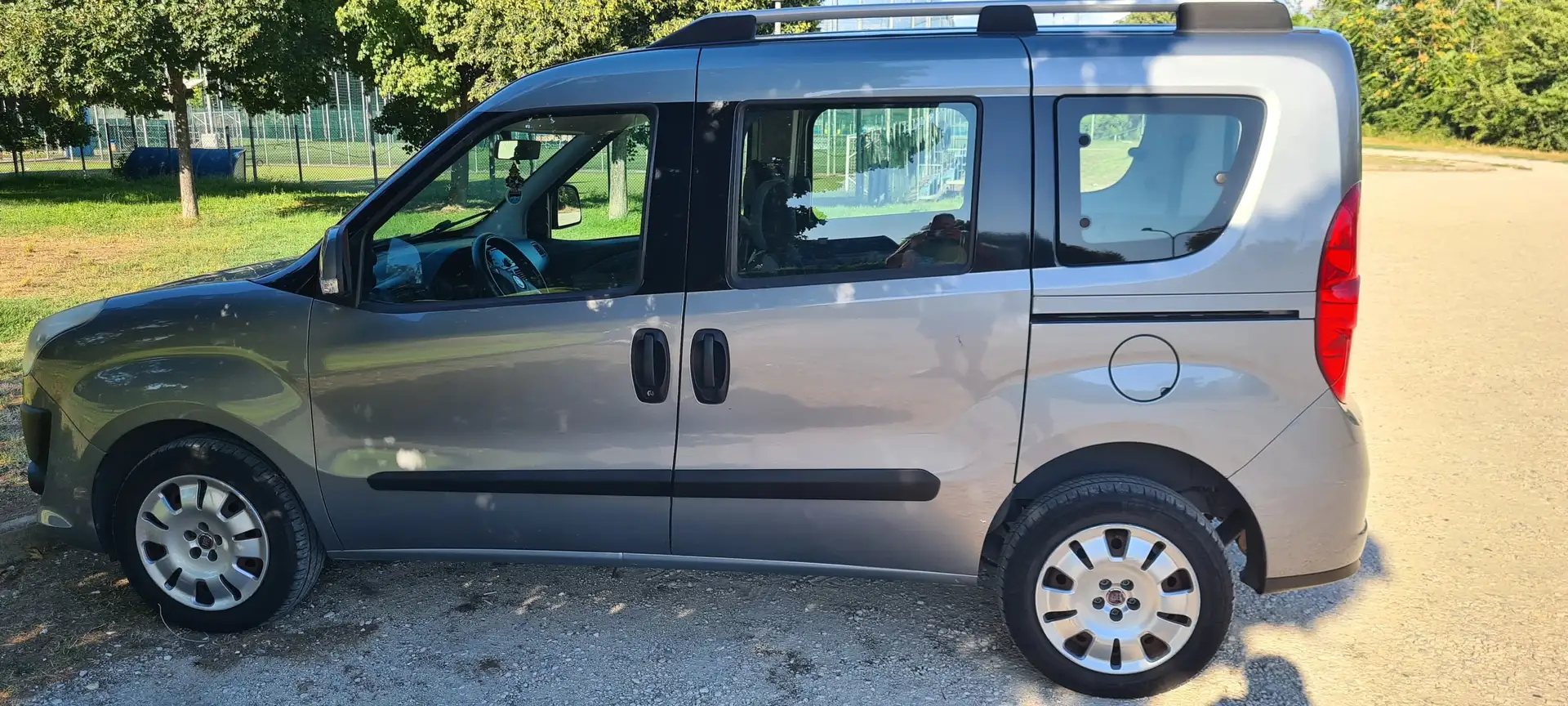 Fiat Doblo Doblo 1.4 tjt natural power Emotion 120cv Сірий - 1