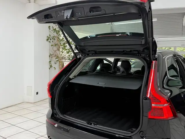 Volvo XC60 view 10