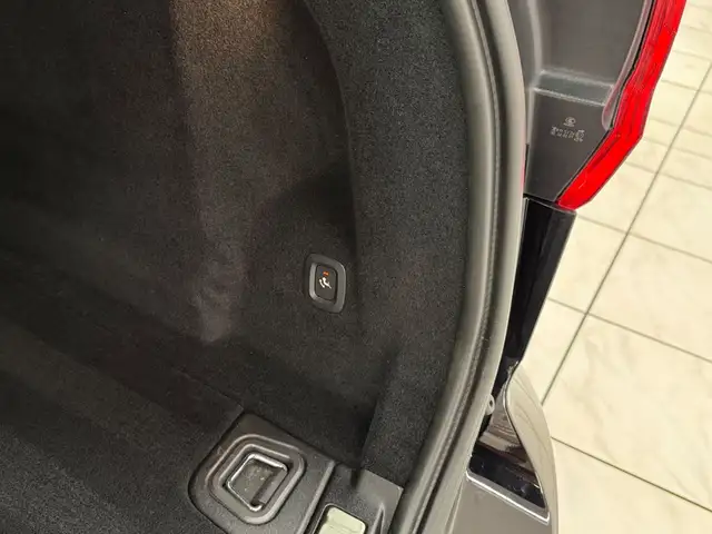Volvo XC60 view 12