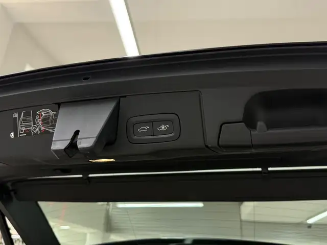 Volvo XC60 view 11