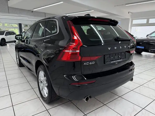 Volvo XC60 view 2