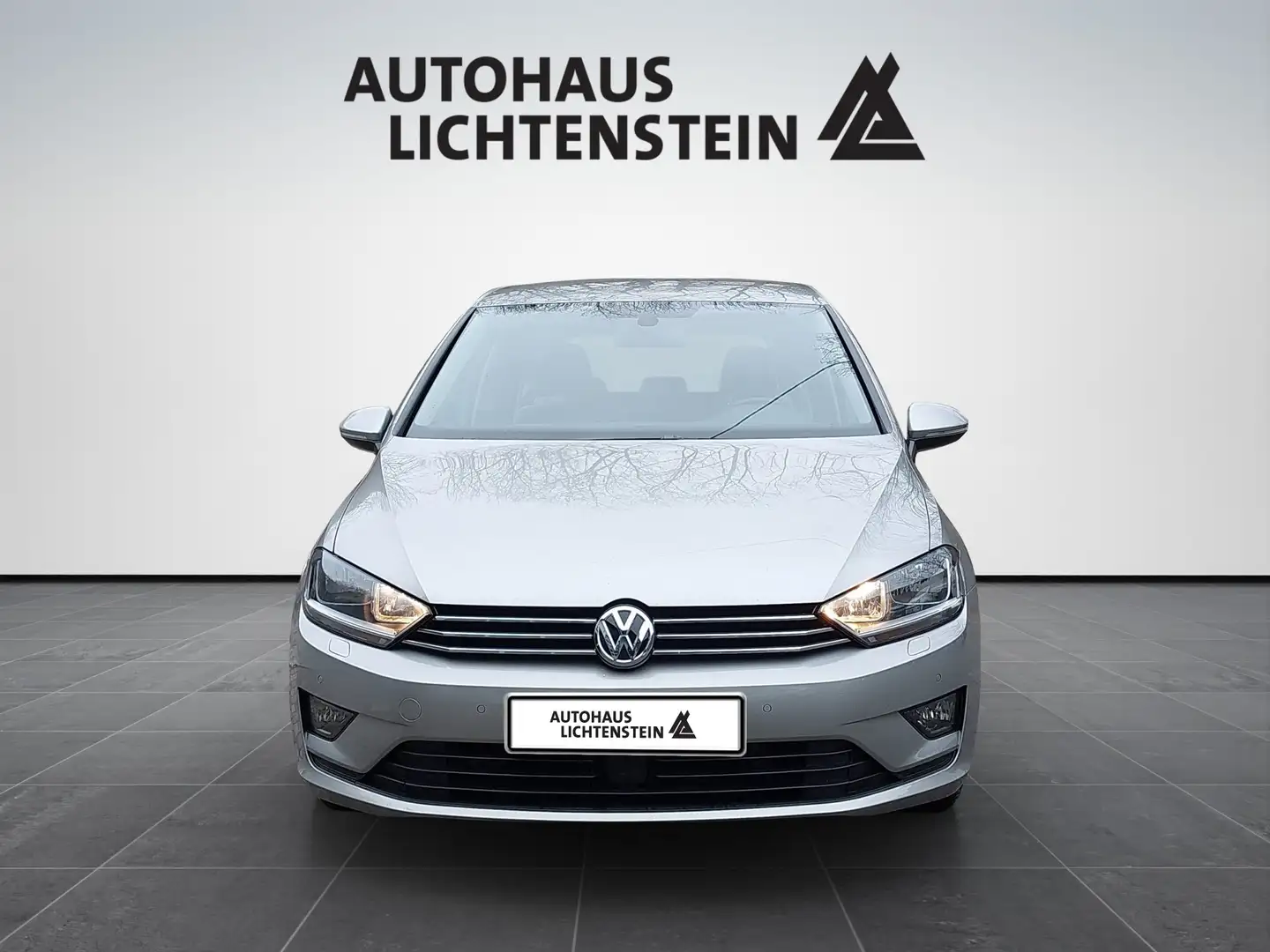 Volkswagen Golf Sportsvan Comfortl 1,4 TSI 92kw 125PS Automatik Navi Winterp Gris - 2