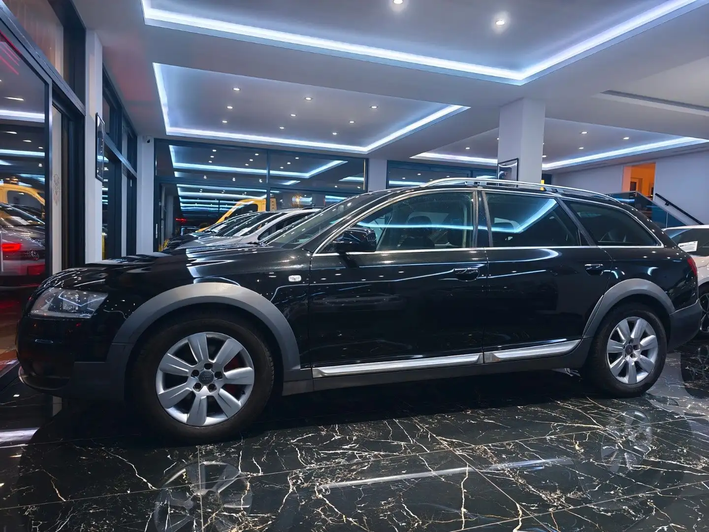 Audi A6 Allroad quattro 3.0 TDI AHK NAVI LEDER Schwarz - 2