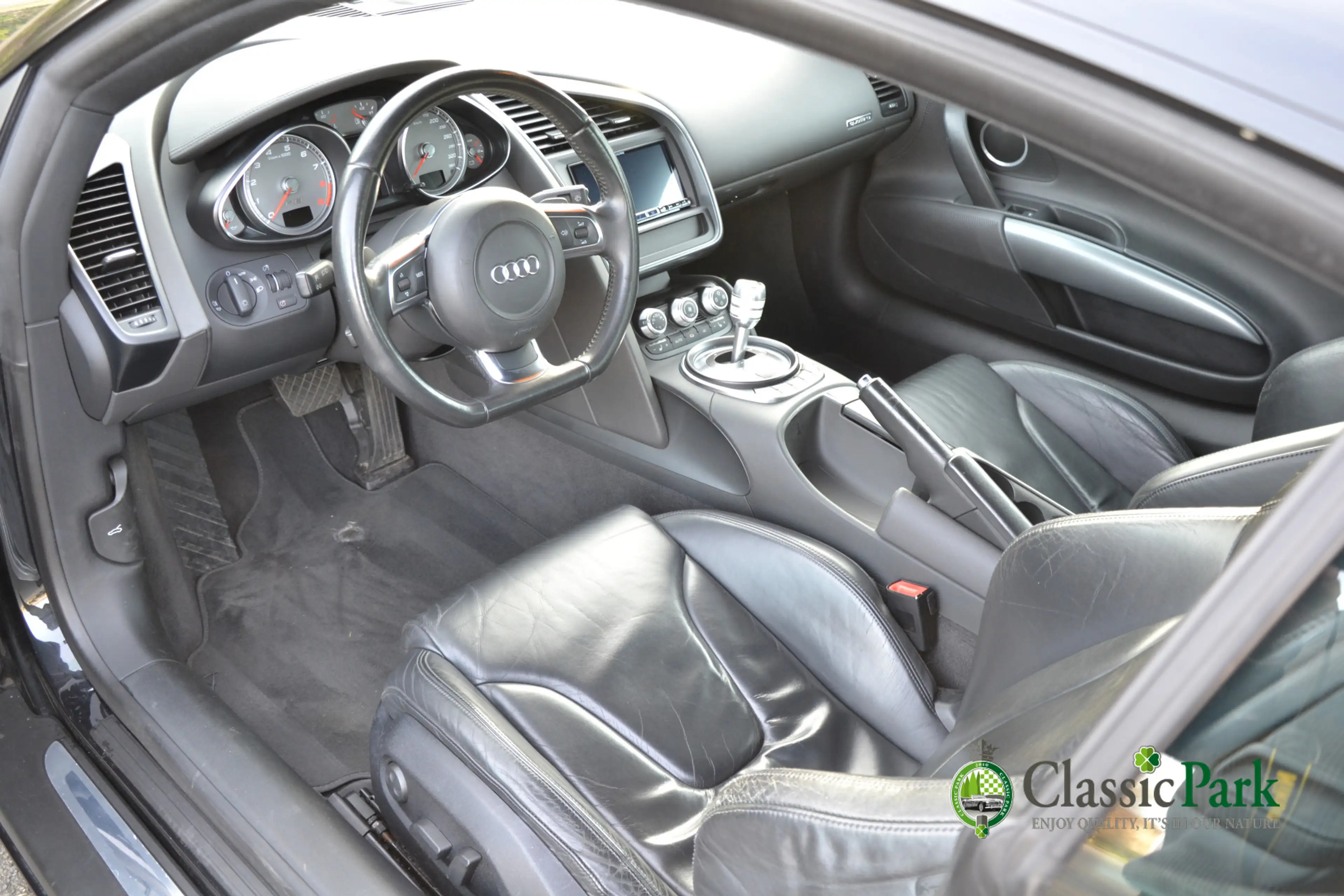 Audi R8 4.2 V8 FSI — photo 13