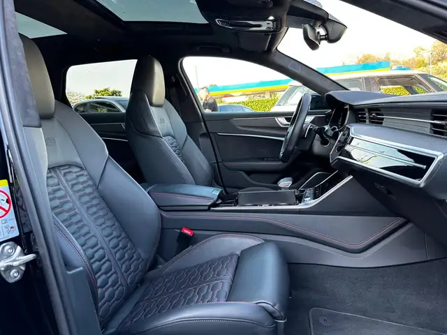 Audi RS6 view 9