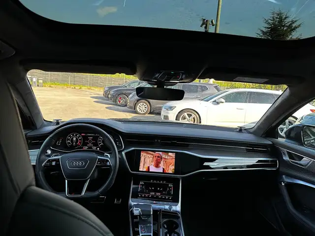 Audi RS6 view 8
