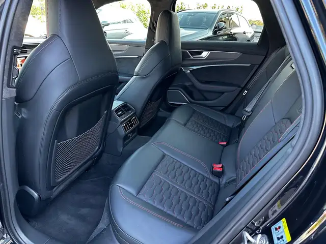 Audi RS6 view 11