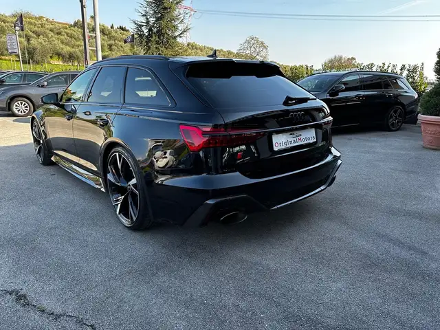 Audi RS6 view 7