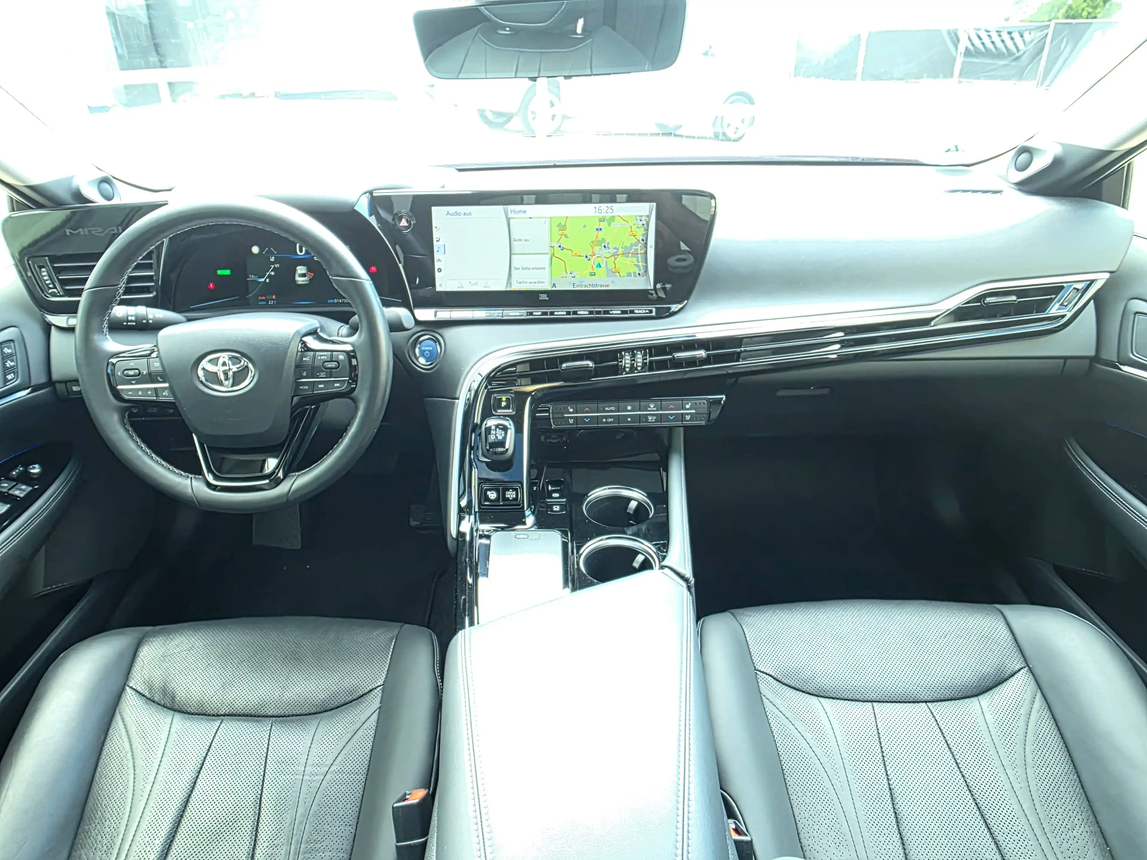 Toyota Mirai Mirai Advanced Toyota Relax-Garantie bis 2038 möglich — photo 15