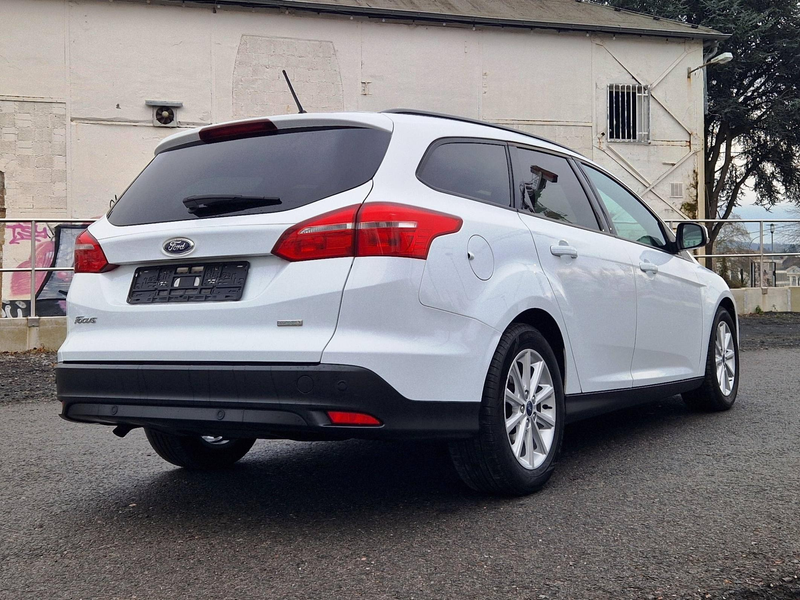 Ford Focus Business/Zahnriemen Neu/Automatik/Navi/PDC/Euro6/Finanzierung ab 6,99%/ — photo 5