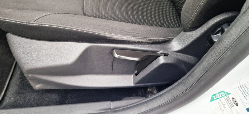 Ford Focus Business/Zahnriemen Neu/Automatik/Navi/PDC/Euro6/Finanzierung ab 6,99%/ — photo 17