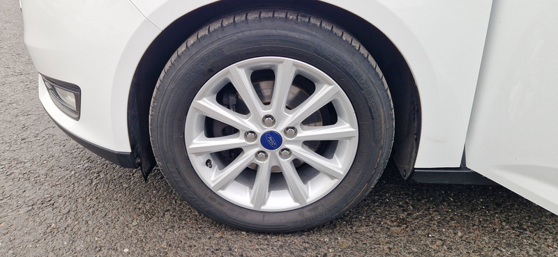 Ford Focus Business/Zahnriemen Neu/Automatik/Navi/PDC/Euro6/Finanzierung ab 6,99%/ — photo 18