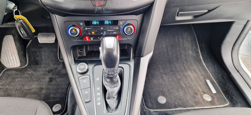 Ford Focus Business/Zahnriemen Neu/Automatik/Navi/PDC/Euro6/Finanzierung ab 6,99%/ — photo 13