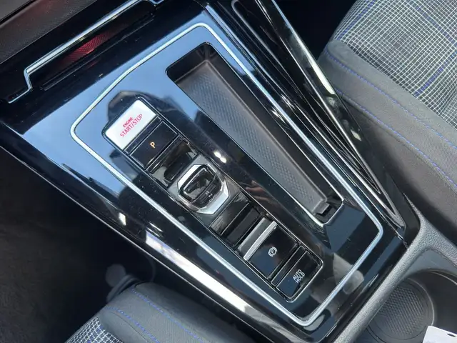Volkswagen Golf view 11