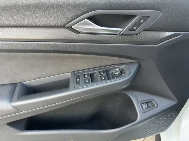 Volkswagen Golf view 8