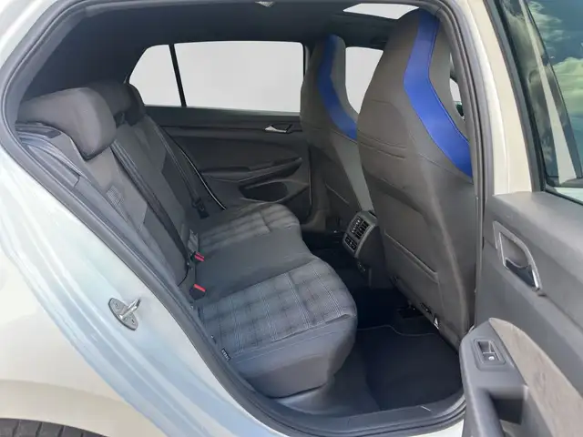 Volkswagen Golf view 6