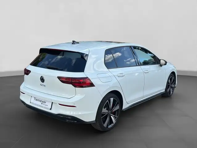 Volkswagen Golf view 3