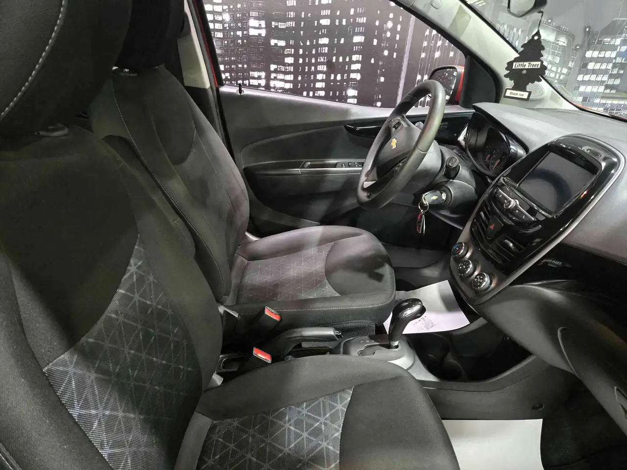 Chevrolet Spark снимка Chevrolet Spark