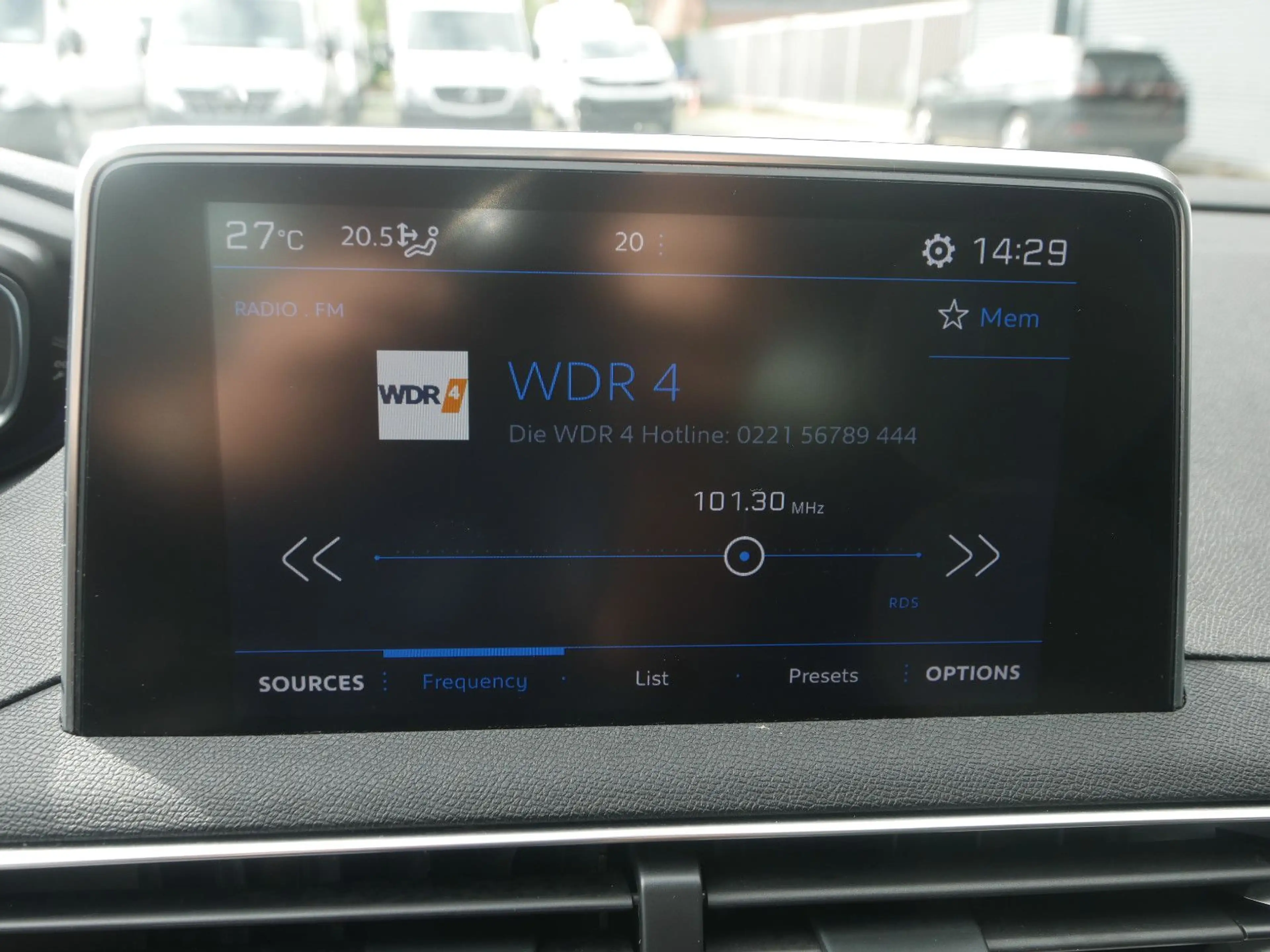 Peugeot 5008 Active 1.2 Pure Tech 130 Panorama 7 Sitze — photo 13