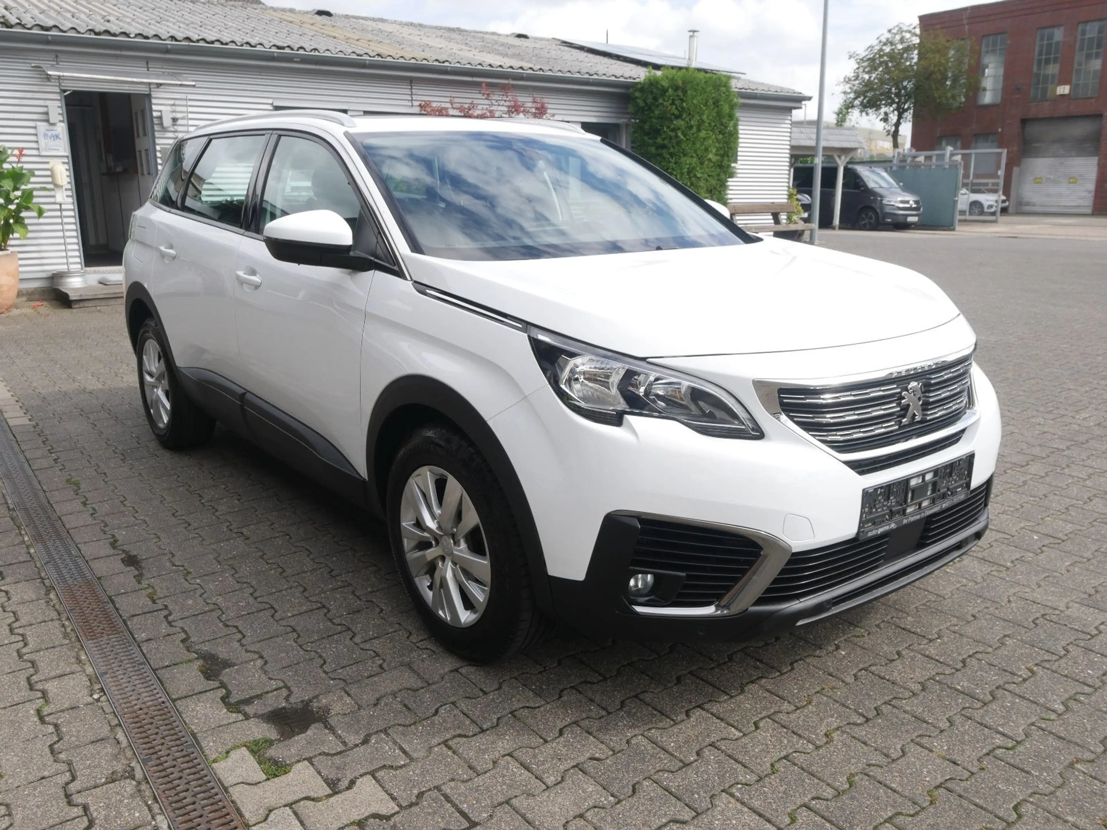 Peugeot 5008 Active 1.2 Pure Tech 130 Panorama 7 Sitze