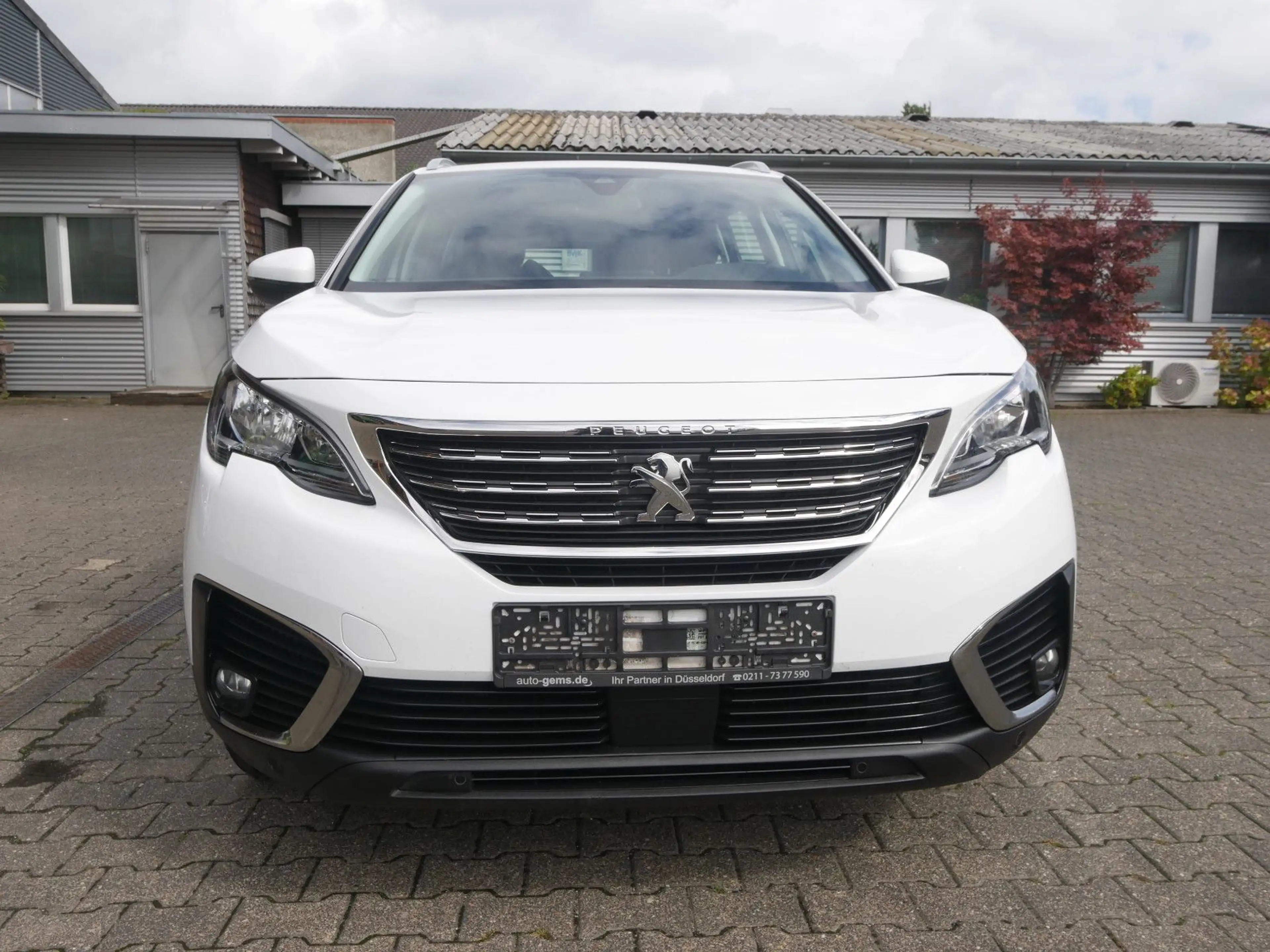 Peugeot 5008 Active 1.2 Pure Tech 130 Panorama 7 Sitze — photo 8