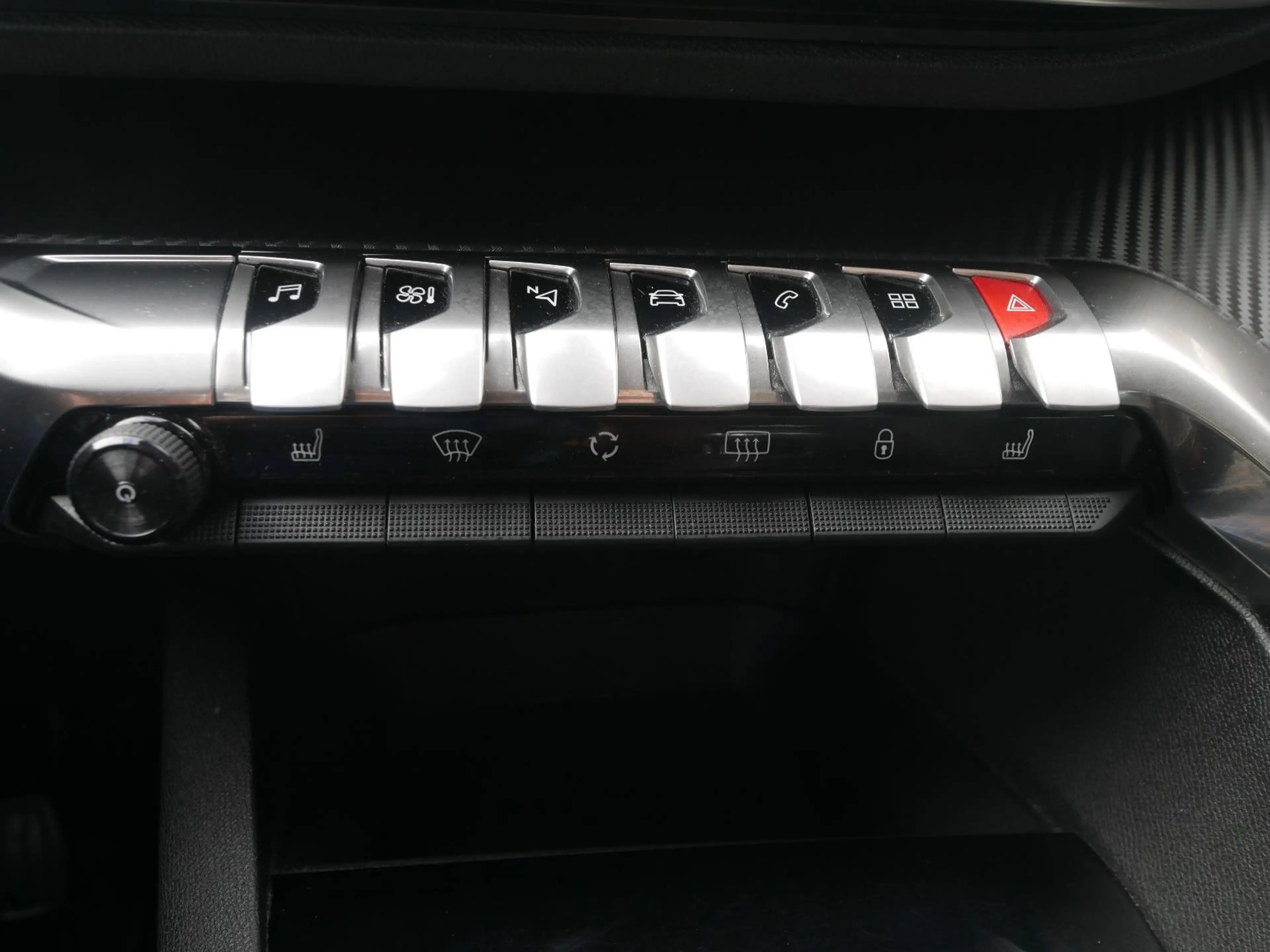 Peugeot 5008 Active 1.2 Pure Tech 130 Panorama 7 Sitze — photo 14