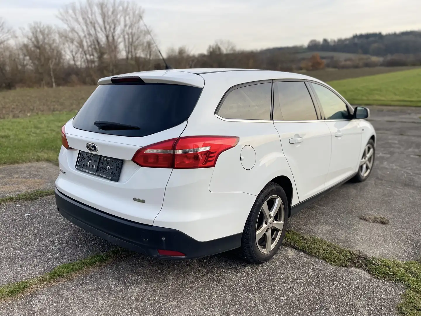 Ford Focus 1.0 EcoBoost TITANIUM - 2