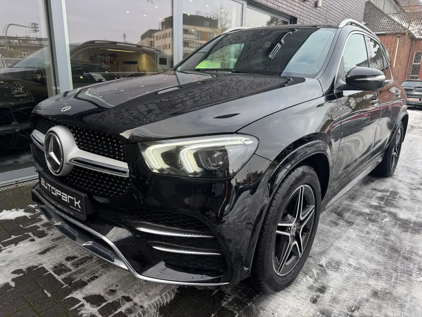 Mercedes-Benz GLE 400 d 4M AMG Pano 7Sitzer AHK Kamera 20" Schwarz - 1