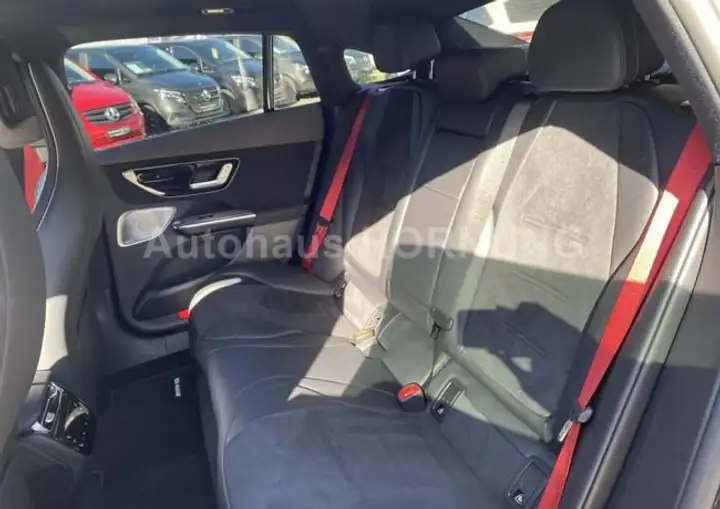 Mercedes-Benz EQE 2022, foto 10