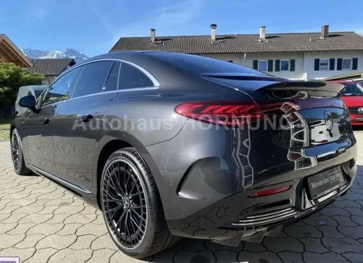Mercedes-Benz EQE 2022, foto 6
