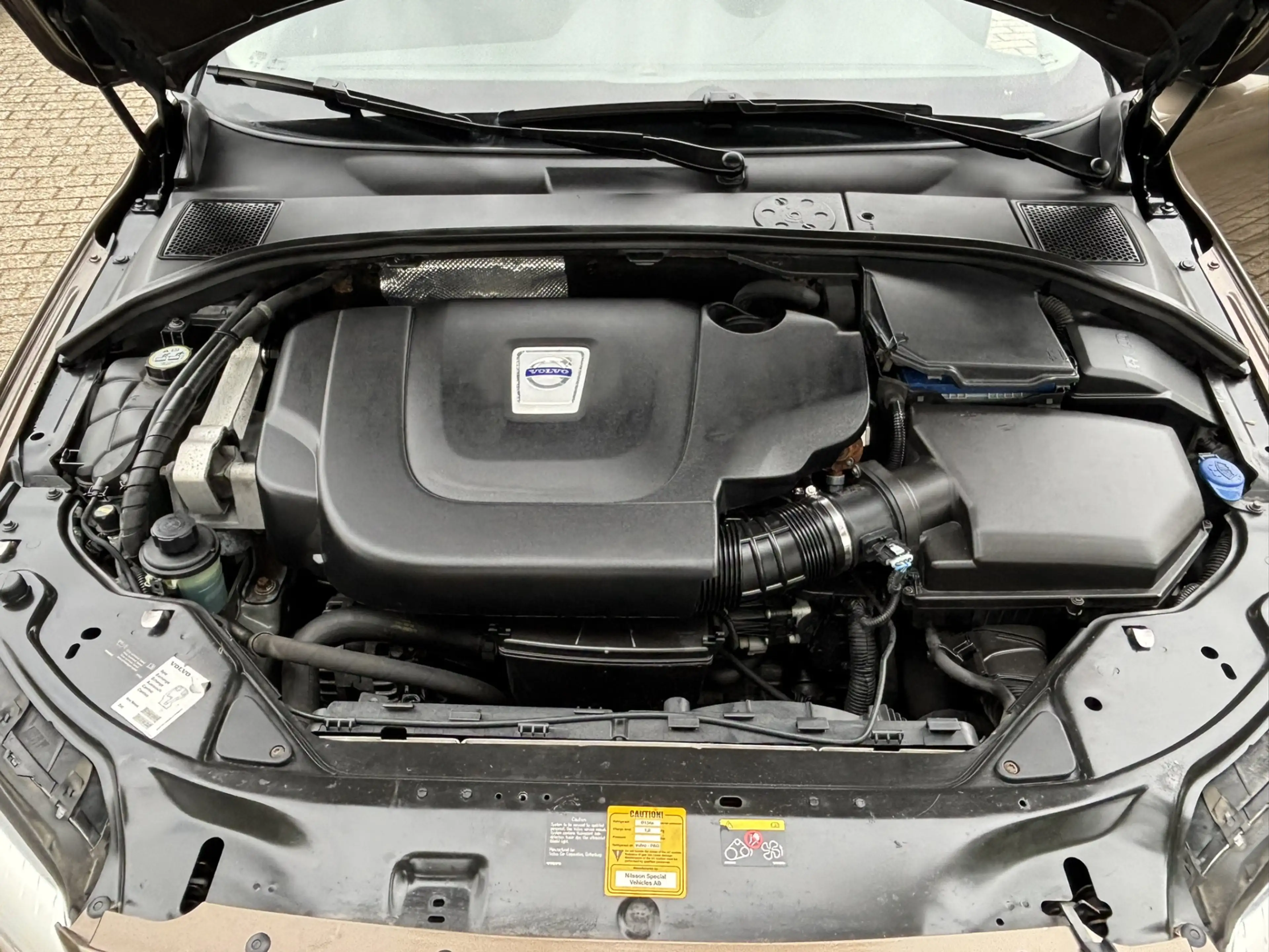 Volvo V70 NILSSON V70 D5 AWD Grijs kenteken of camper — photo 18