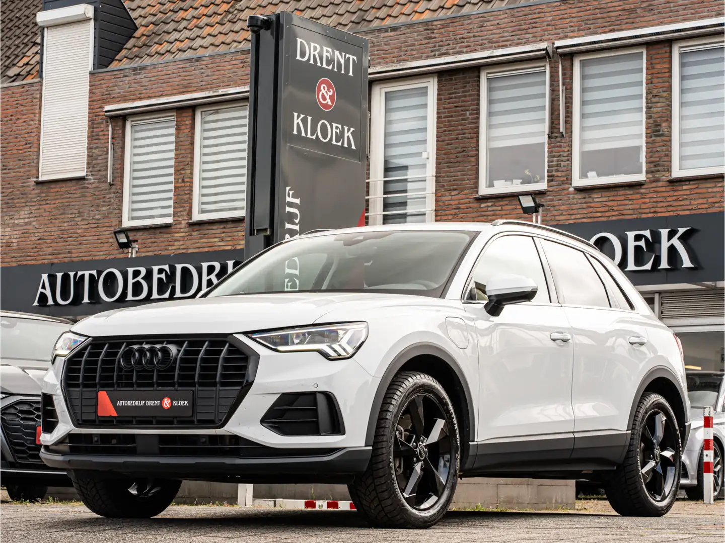 Audi Q3 45 TFSI e Advanced edition 19 INCH CAMERA BLACK OP Wit - 1