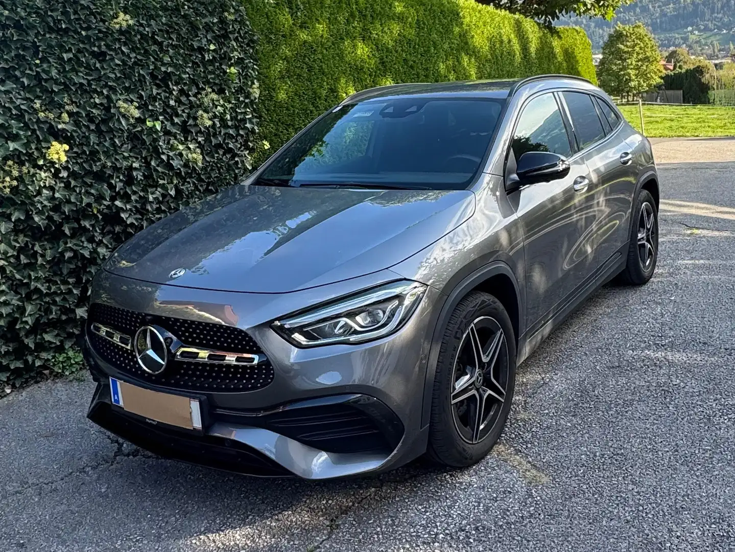 Mercedes-Benz GLA 200 GLA 200 d 4MATIC AMG Line Grau - 2