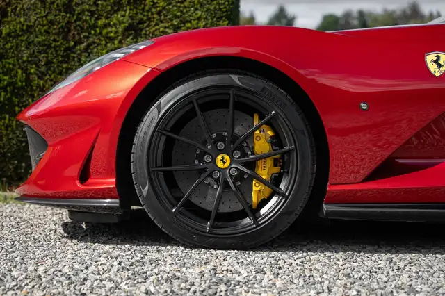 Ferrari 812 view 14