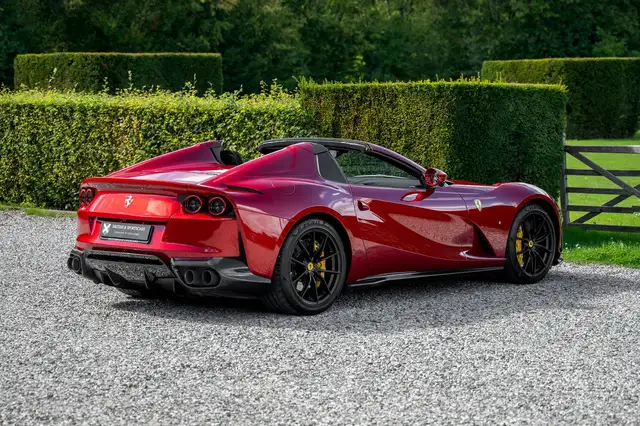 Ferrari 812 view 13