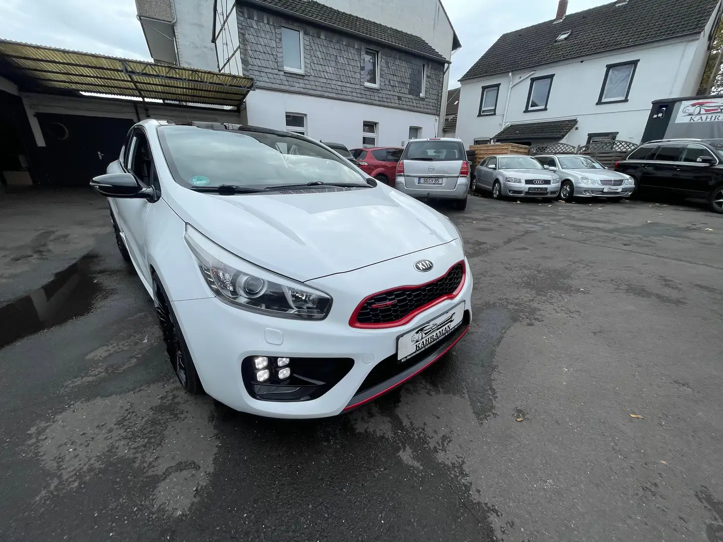 Kia Ceed / cee'd GT-Track*PANO+19ZOLL* Weiß - 1