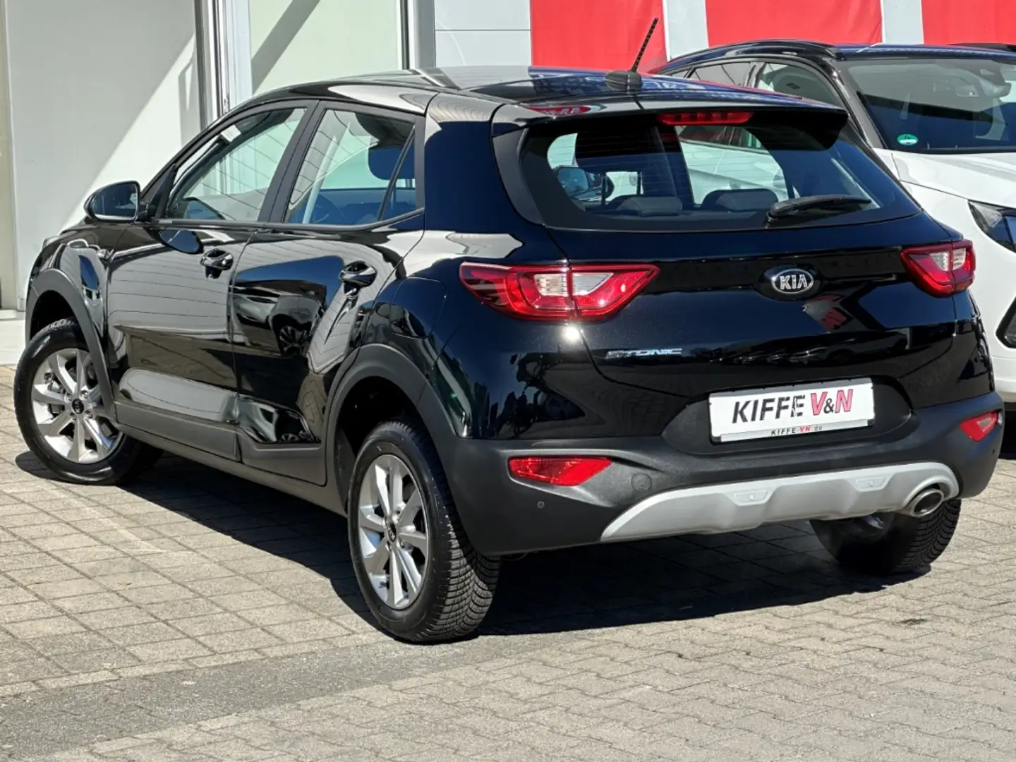Kia Stonic 1.2 Edition 7, TEMPOMAT CarPlay STZHZ PDC Schwarz - 2