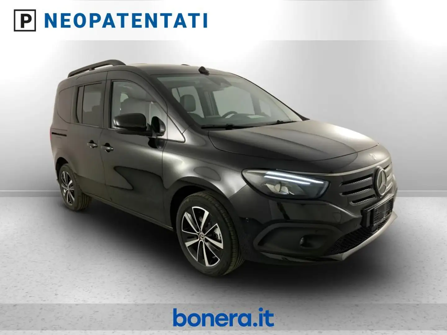 Mercedes-Benz EQT 200 Fekete - 1