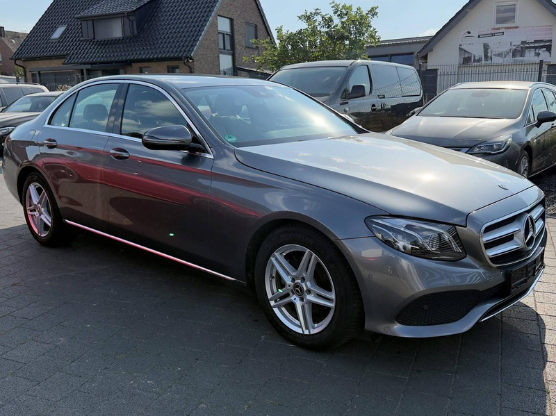 Mercedes-Benz E 200 E 200 (213.042)