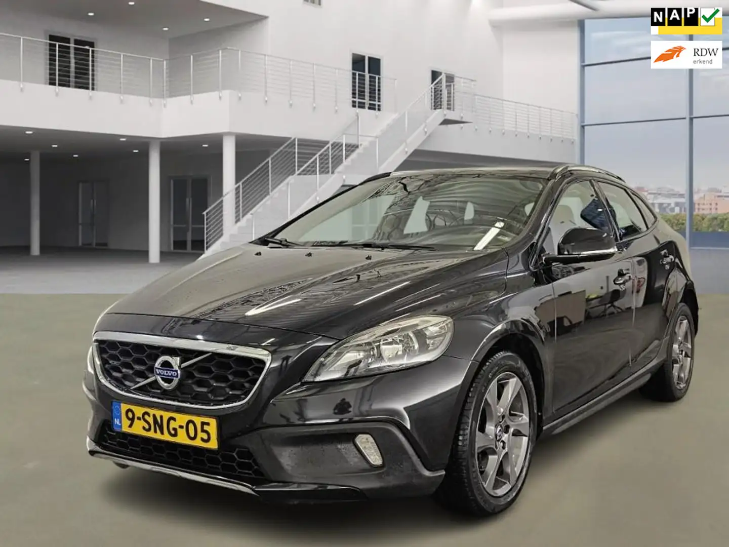 Volvo V40 Cross Country 1.6 T4 Summum // NLprijs 9999 Negro - 1