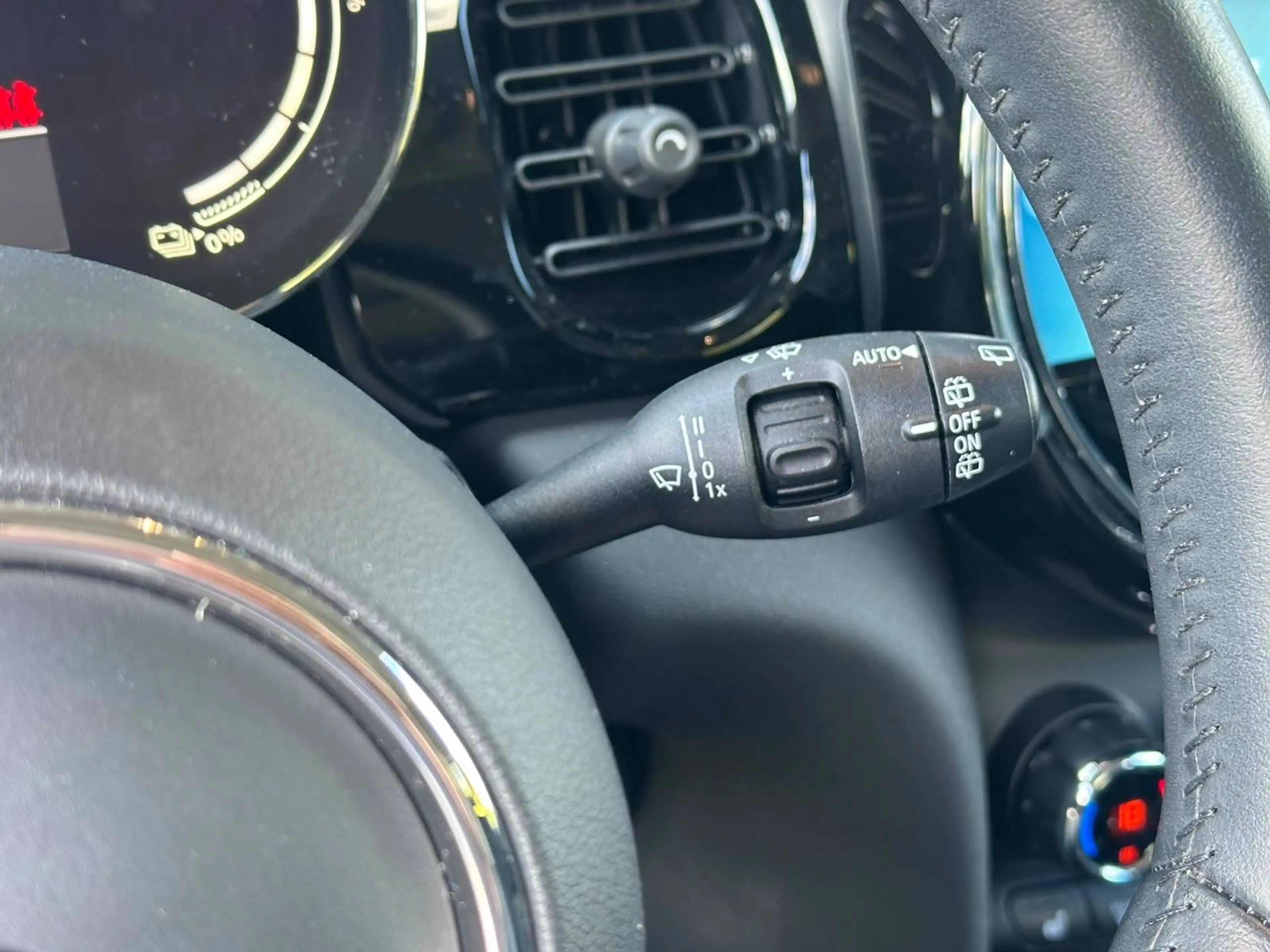 MINI Cooper SE e-Mini 28.9 kWh Cooper SE — photo 6