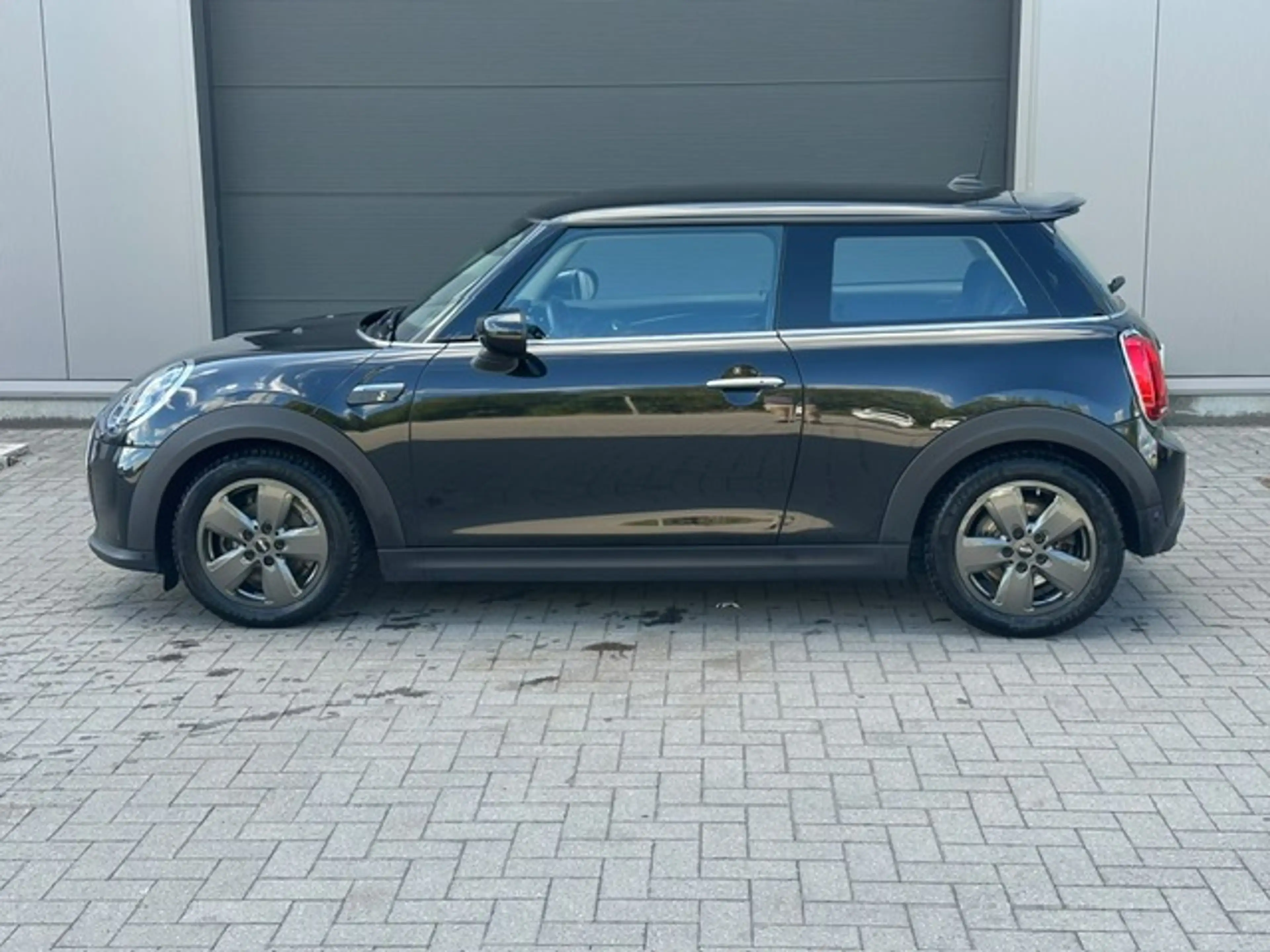MINI Cooper SE e-Mini 28.9 kWh Cooper SE — photo 2