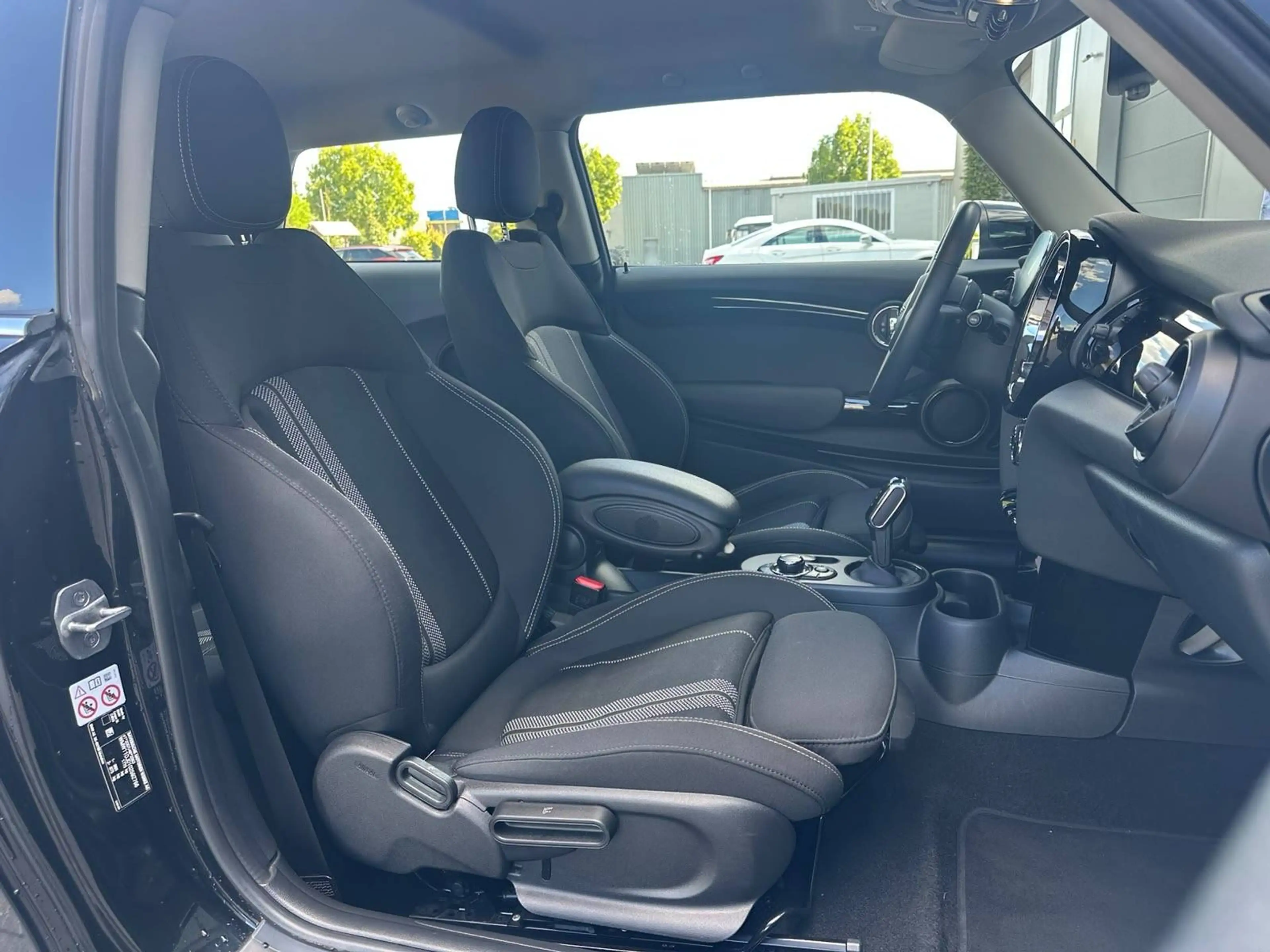 MINI Cooper SE e-Mini 28.9 kWh Cooper SE — photo 9