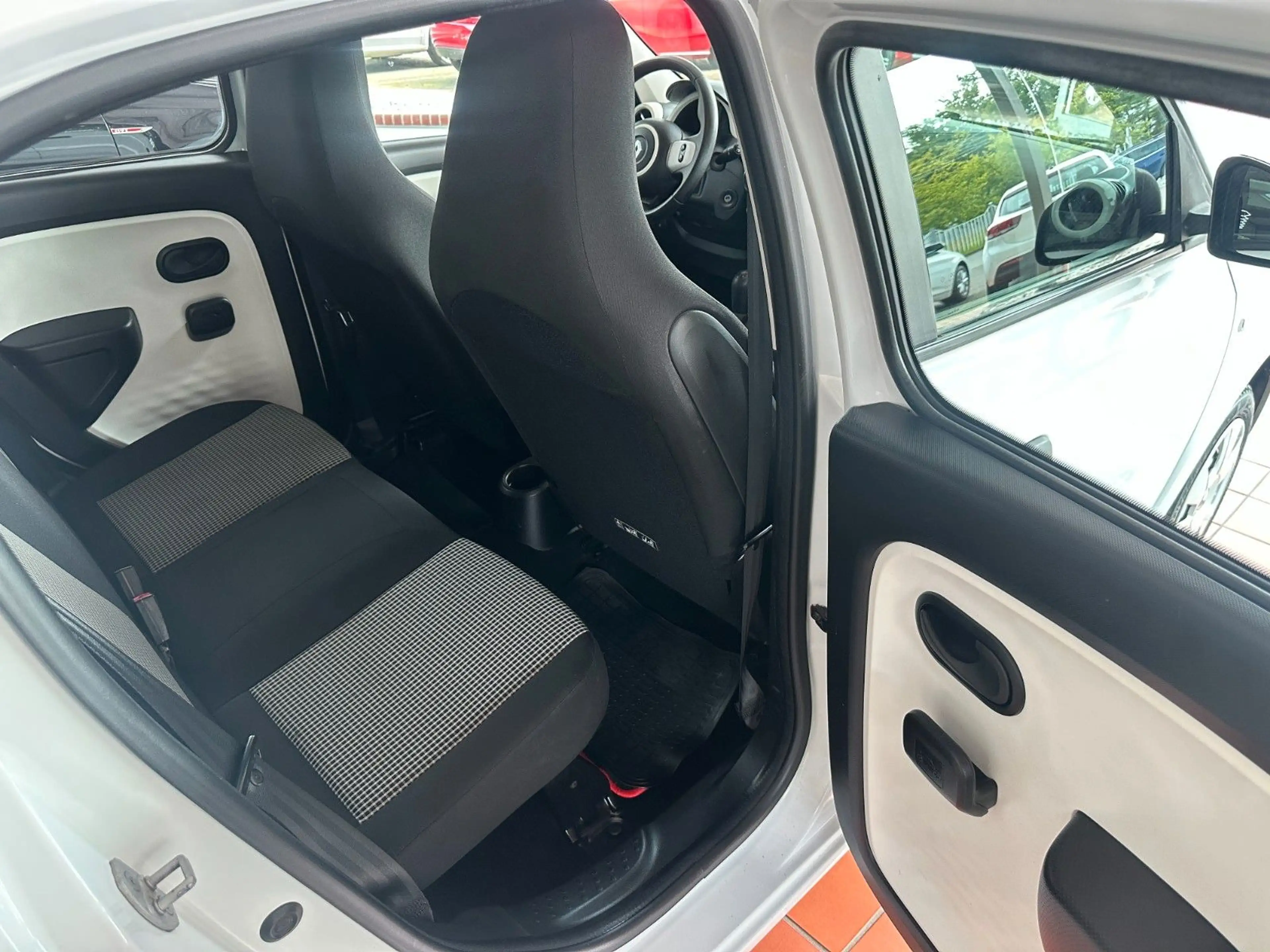 Renault Twingo Life * 1. Hand / Garantie * — photo 11