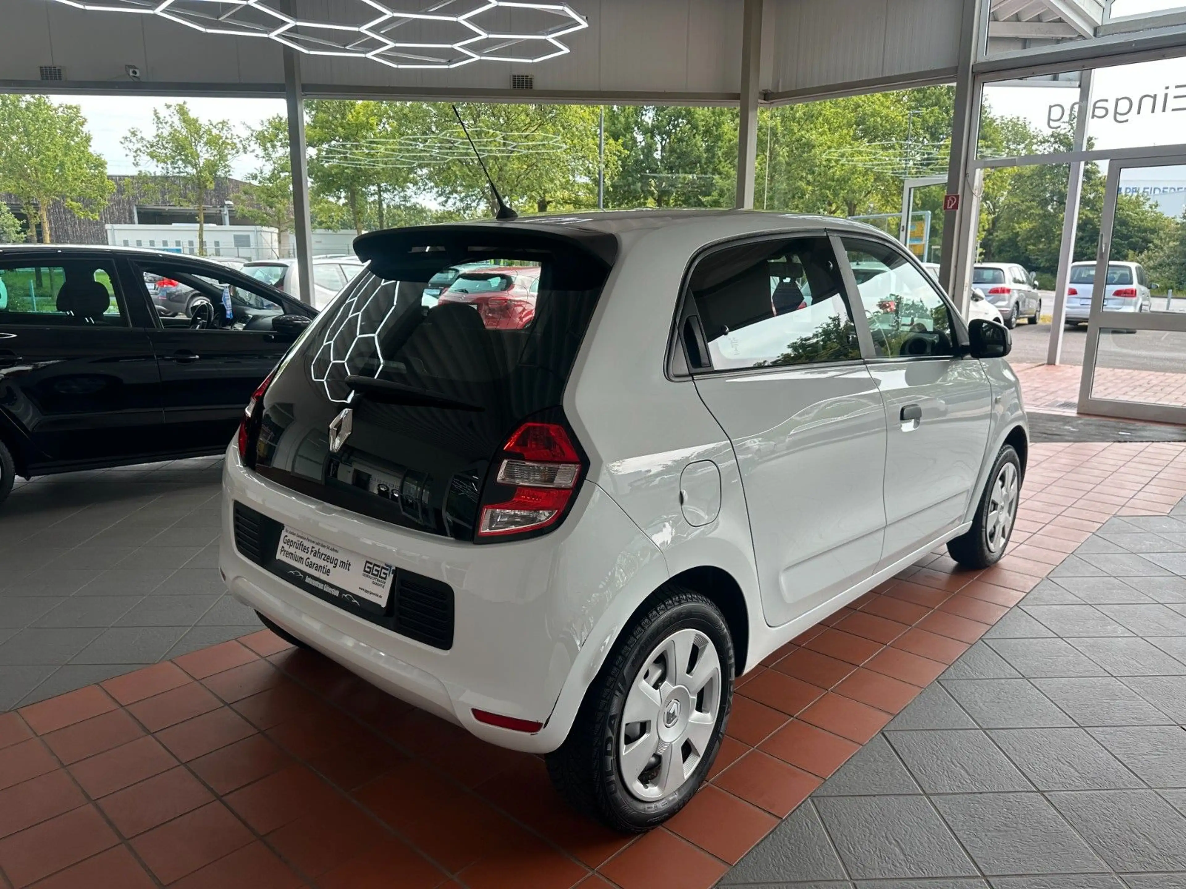 Renault Twingo Life * 1. Hand / Garantie * — photo 3