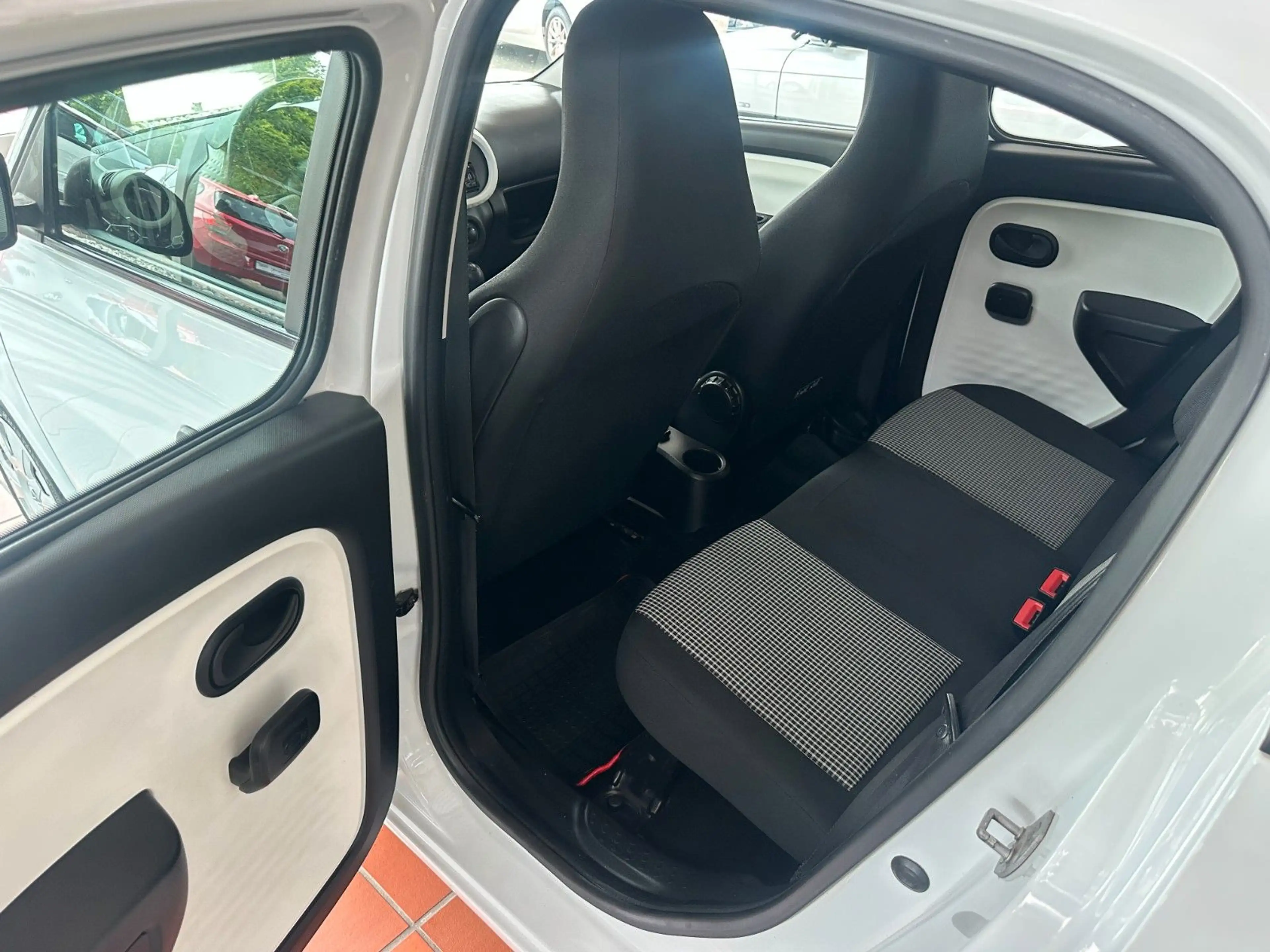 Renault Twingo Life * 1. Hand / Garantie * — photo 10
