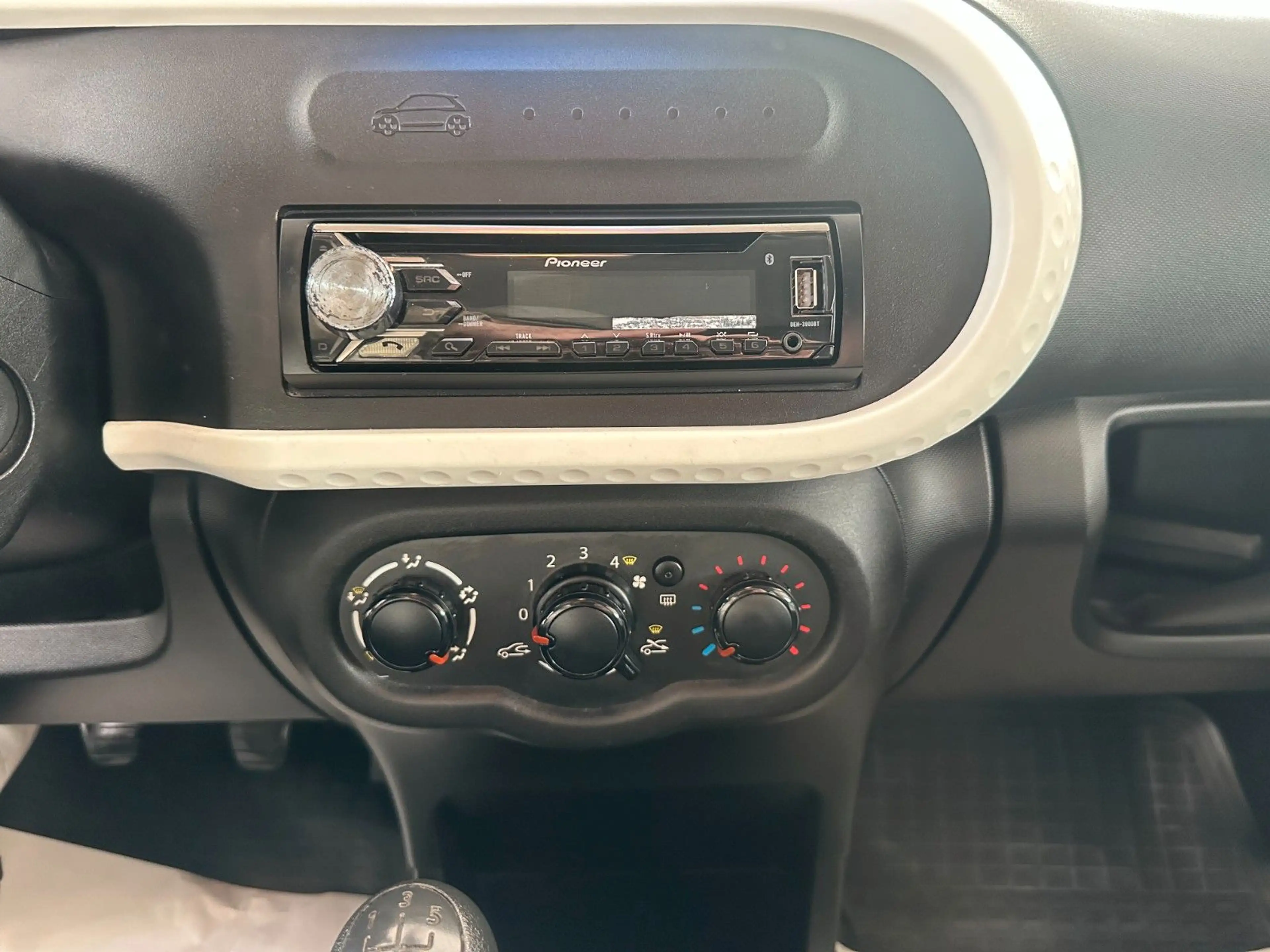 Renault Twingo Life * 1. Hand / Garantie * — photo 8